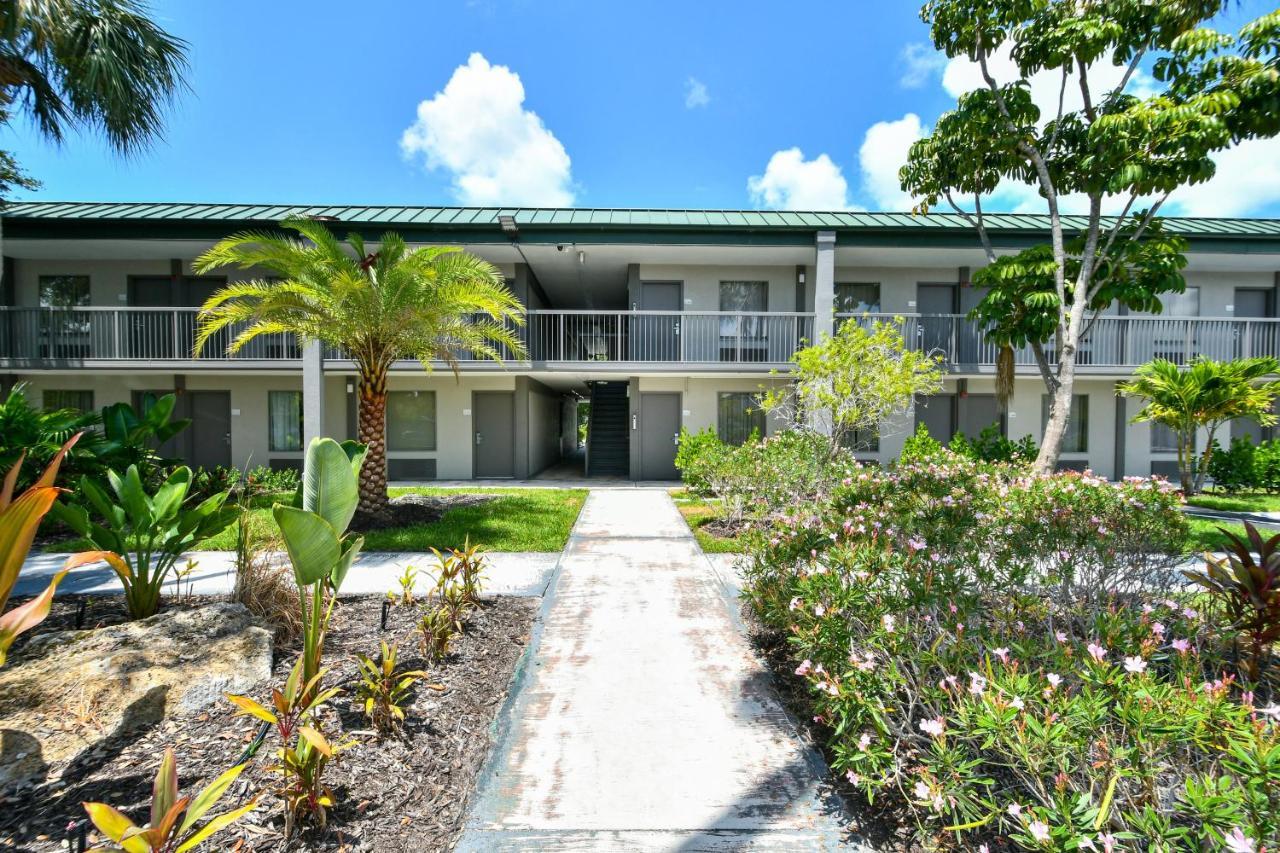 Sarasota Cay Club #612 - Heated Pool, Bunk Beds, Huge Tv, Tiki Bar, More! South Bradenton Εξωτερικό φωτογραφία